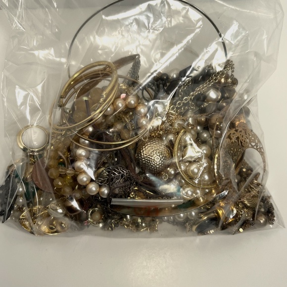 Over 3lb lot gold & brass tone CRAFT costume jewelry - earrings, necklaces- Read - Picture 2 of 9